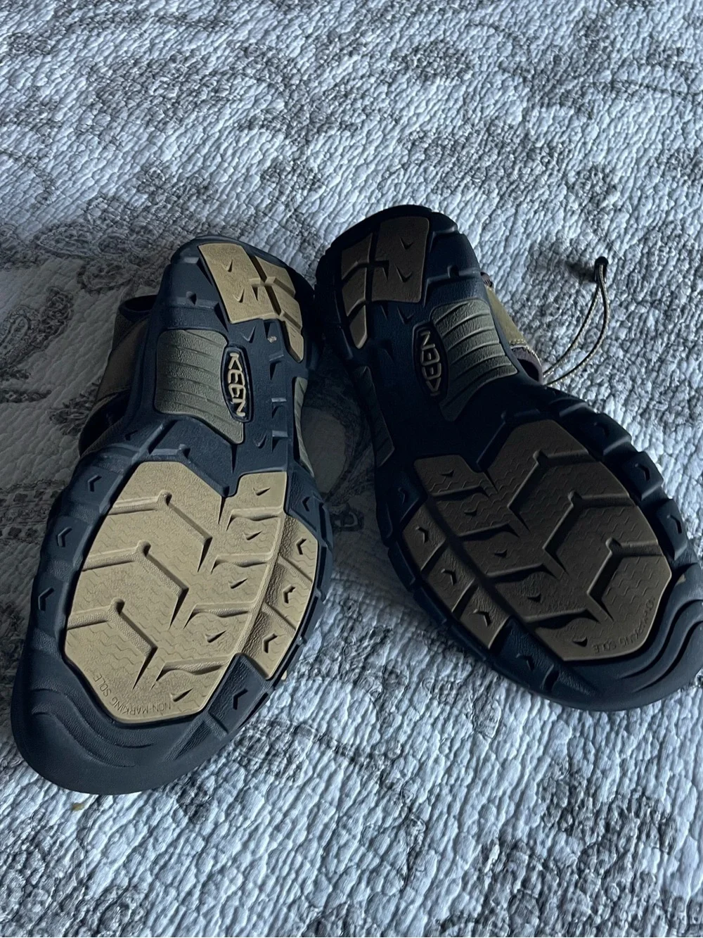 Keen Men's Olive and Black Closed-Toe Hiking Sandals